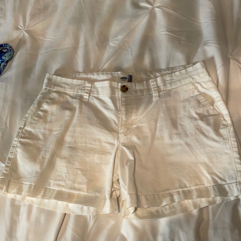 EUC white old navy shorts 6